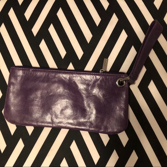 HOBO Handbags - Hobo clutch purple